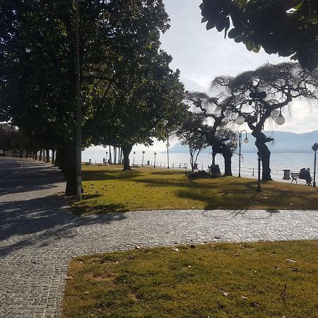Monolocale Piano Terra Direttamente Sul Lago Verbania Exteriér fotografie